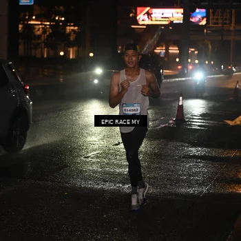 Runner Photo 7701497