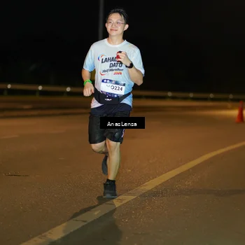 Runner Photo 7701510