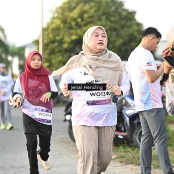 Runner Photo 7701518