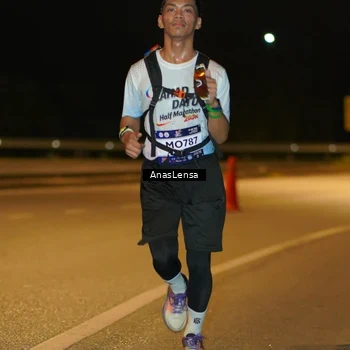 Runner Photo 7701525