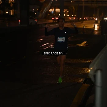Runner Photo 7701537