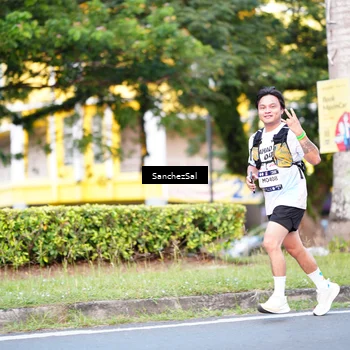 Runner Photo 7701544