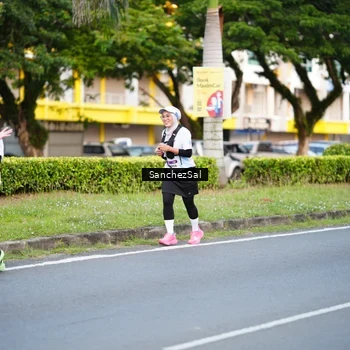 Runner Photo 7701595