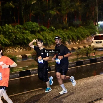Runner Photo 7701615
