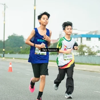 Runner Photo 7701674