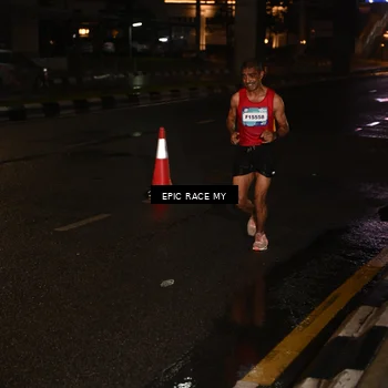 Runner Photo 7701714