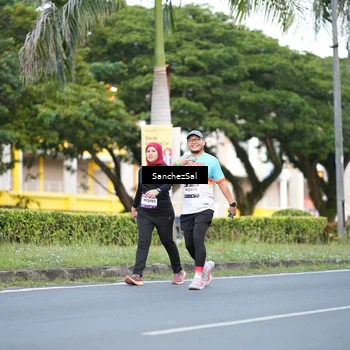 Runner Photo 7701715