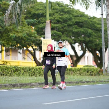 Runner Photo 7701717