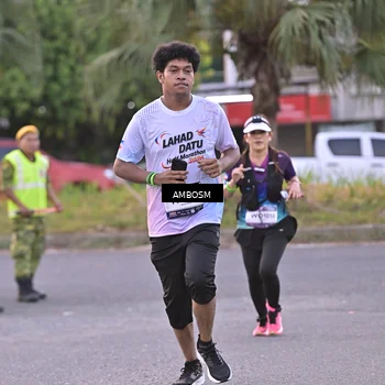 Runner Photo 7701725