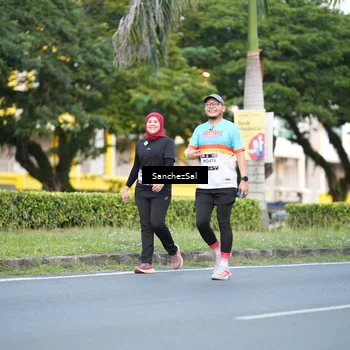 Runner Photo 7701726