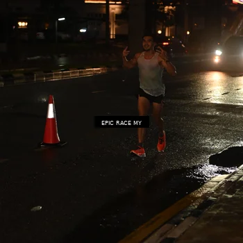 Runner Photo 7701735