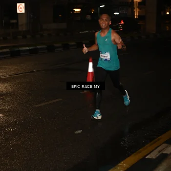 Runner Photo 7701737
