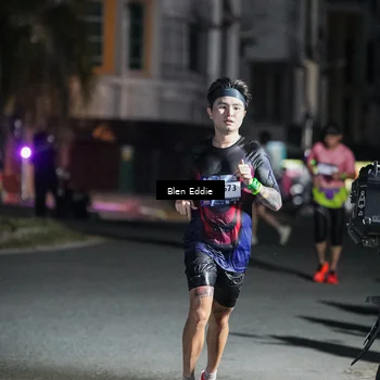 Runner Photo 7701738