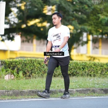 Runner Photo 7701745