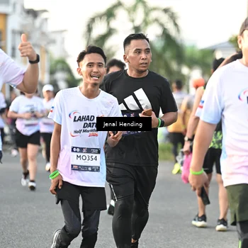 Runner Photo 7701750