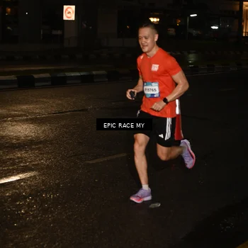 Runner Photo 7701768