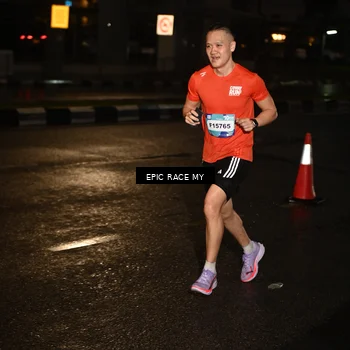 Runner Photo 7701772