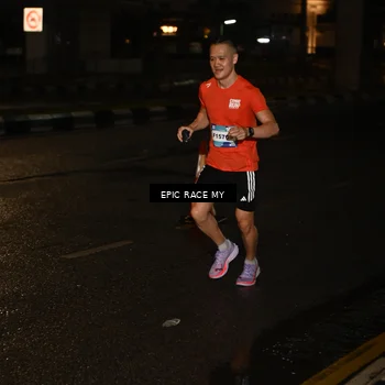 Runner Photo 7701774