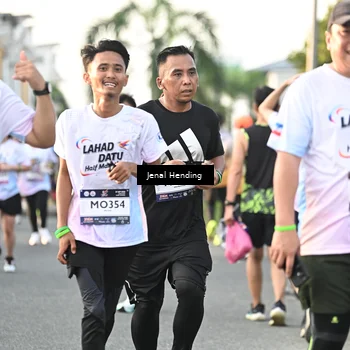Runner Photo 7701777
