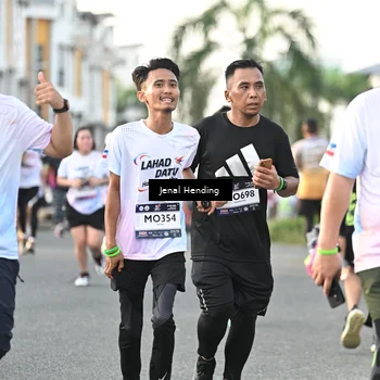 Runner Photo 7701778