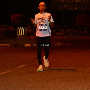 Runner Photo 7701787