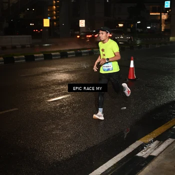 Runner Photo 7701792