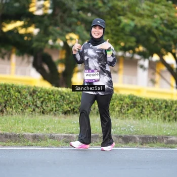 Runner Photo 7701793