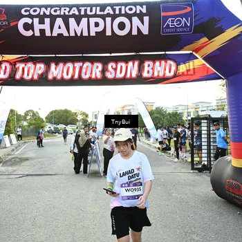 Runner Photo 7701810