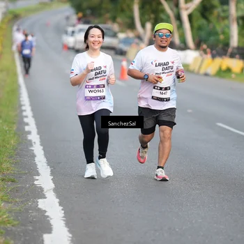 Runner Photo 7701812