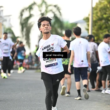 Runner Photo 7701819