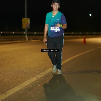 Runner Photo 7701830