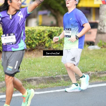Runner Photo 7701833