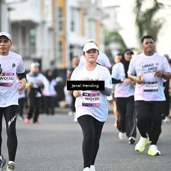 Runner Photo 7701835