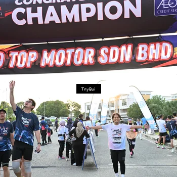Runner Photo 7701838