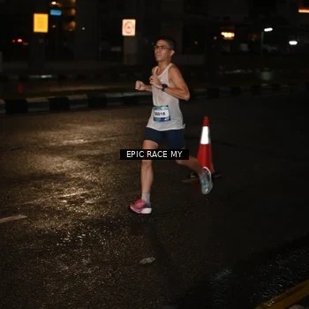 Runner Photo 7701845