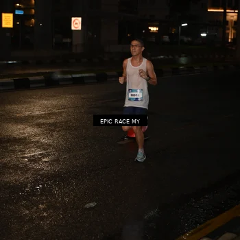 Runner Photo 7701850