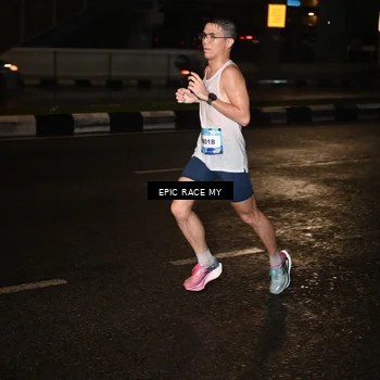 Runner Photo 7701871