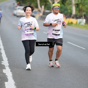 Runner Photo 7701878