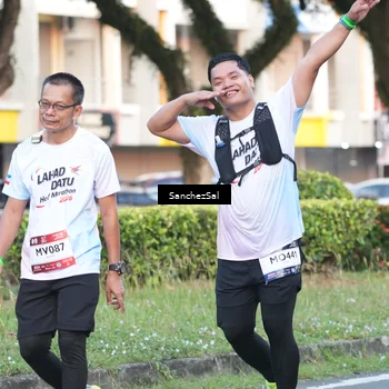 Runner Photo 7701881