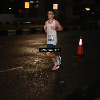 Runner Photo 7701900