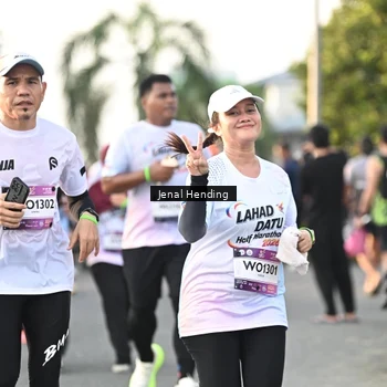 Runner Photo 7701903