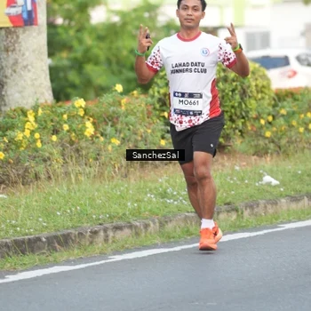 Runner Photo 7701950