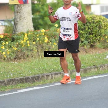 Runner Photo 7701990