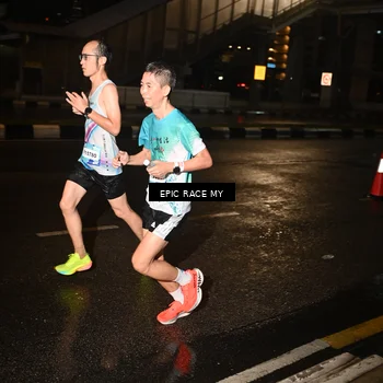 Runner Photo 7702006