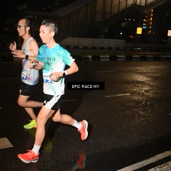 Runner Photo 7702009
