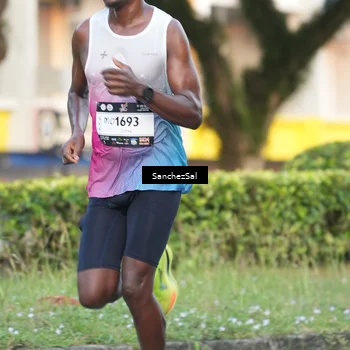 Runner Photo 7702040