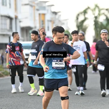 Runner Photo 7702043