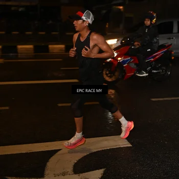 Runner Photo 7702057