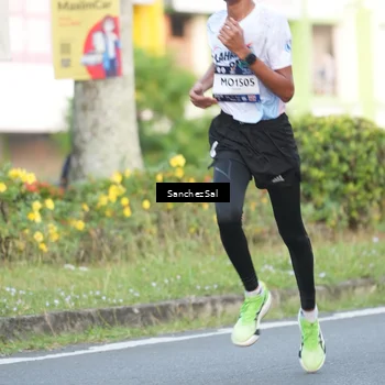 Runner Photo 7702063