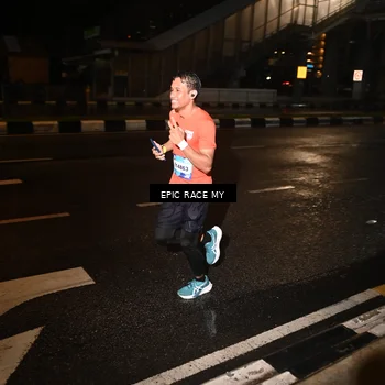 Runner Photo 7702065